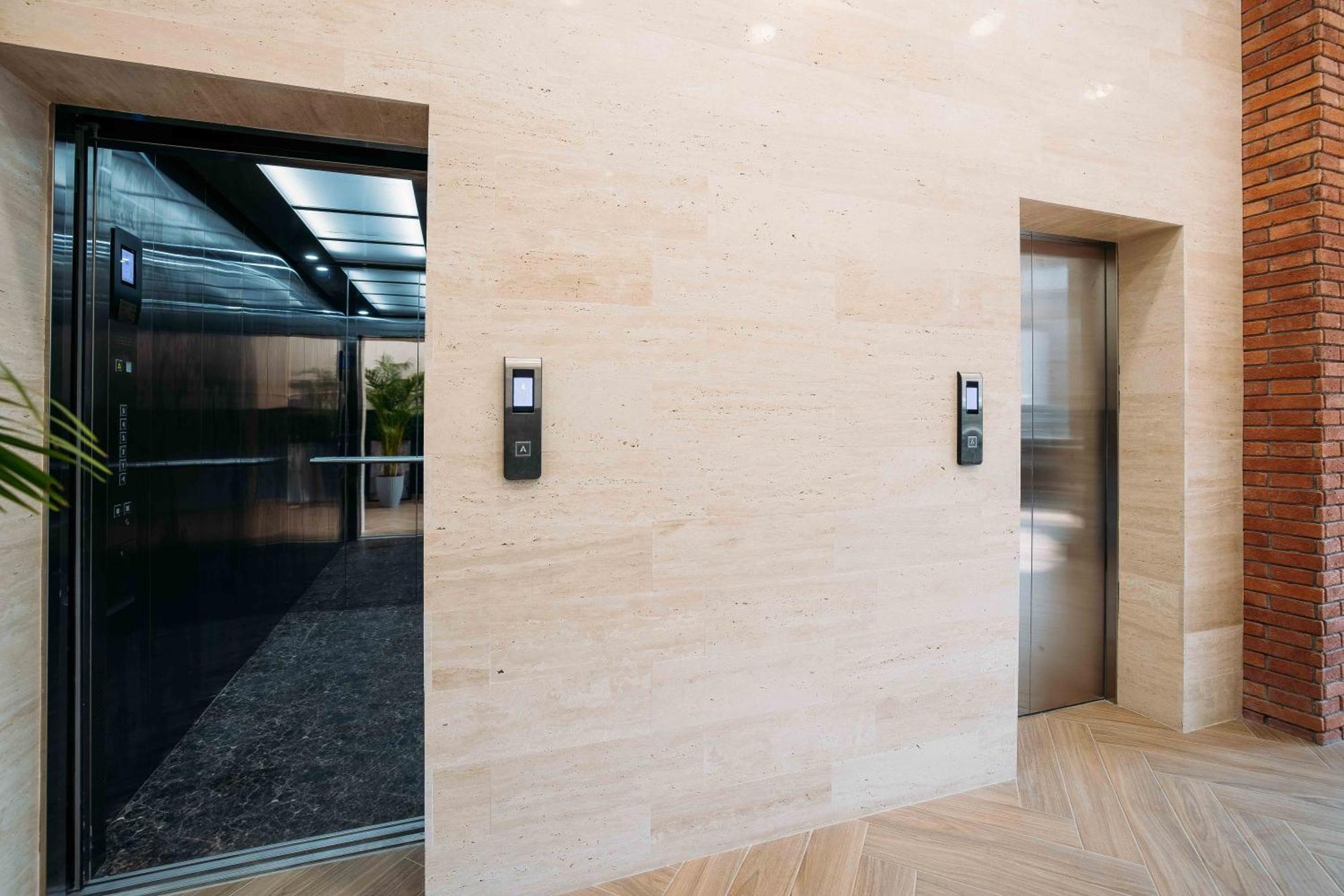Hotel Monday By Dnt Group Τυφλίδα Εξωτερικό φωτογραφία
